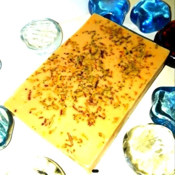 hand CRAFTED ROSEMARY & BERGAMOT SOAP BAR LIMITED EDITION - Picture 1 of 5